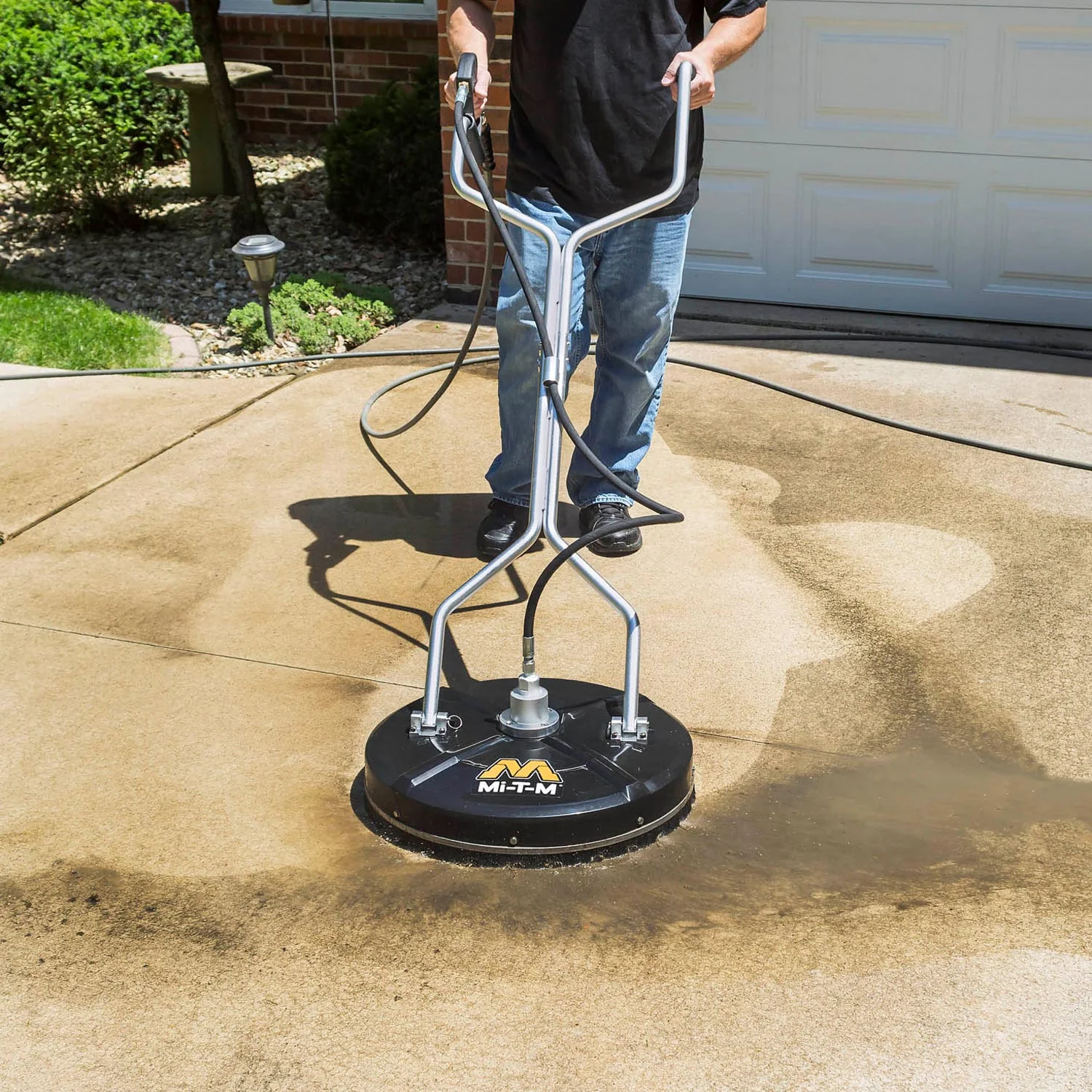 Pressure washing concrete